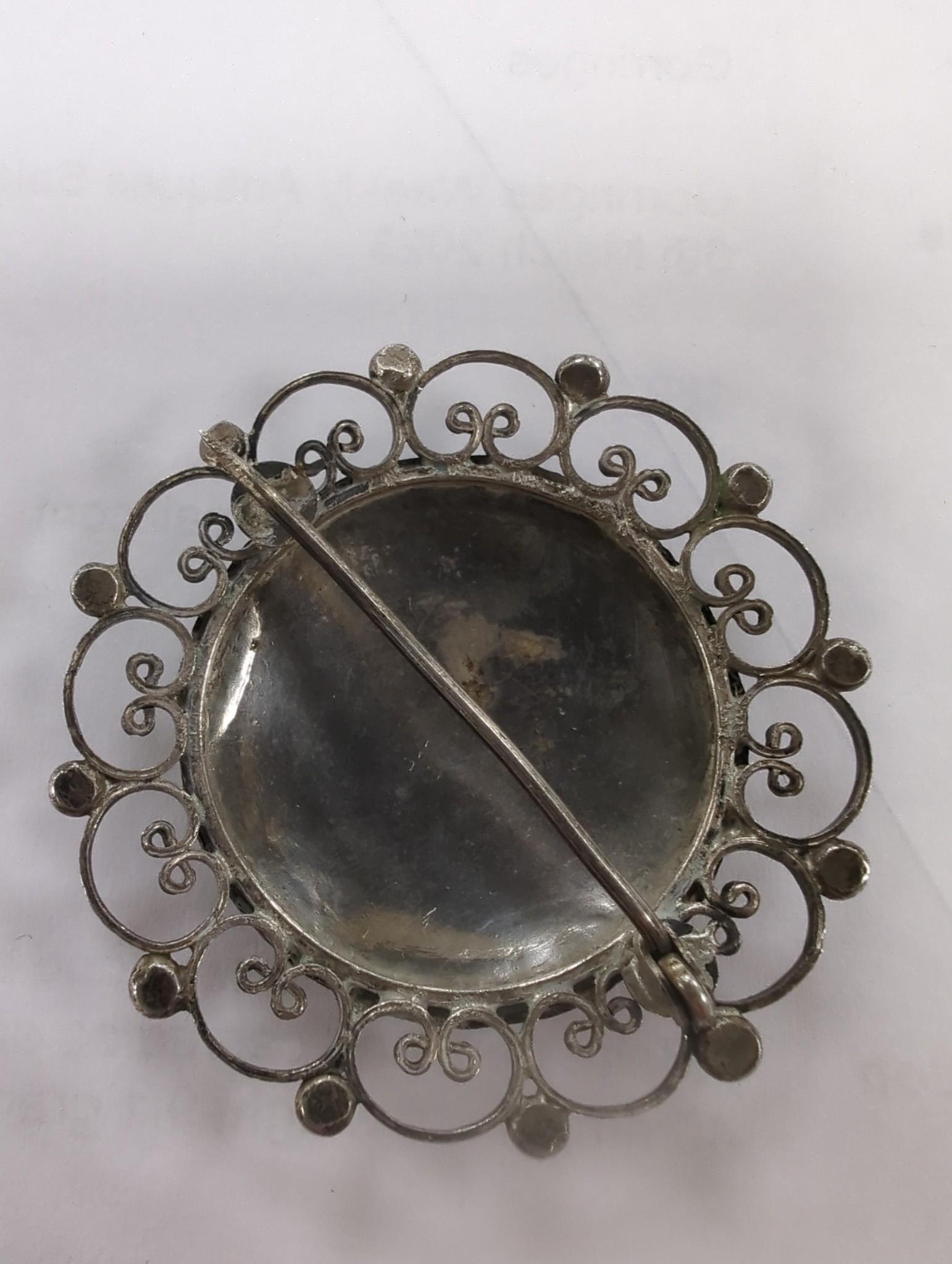 A mixed collection of mainly Chinese jade, simulated jade or hardstone jewellery, including pendant, etc.